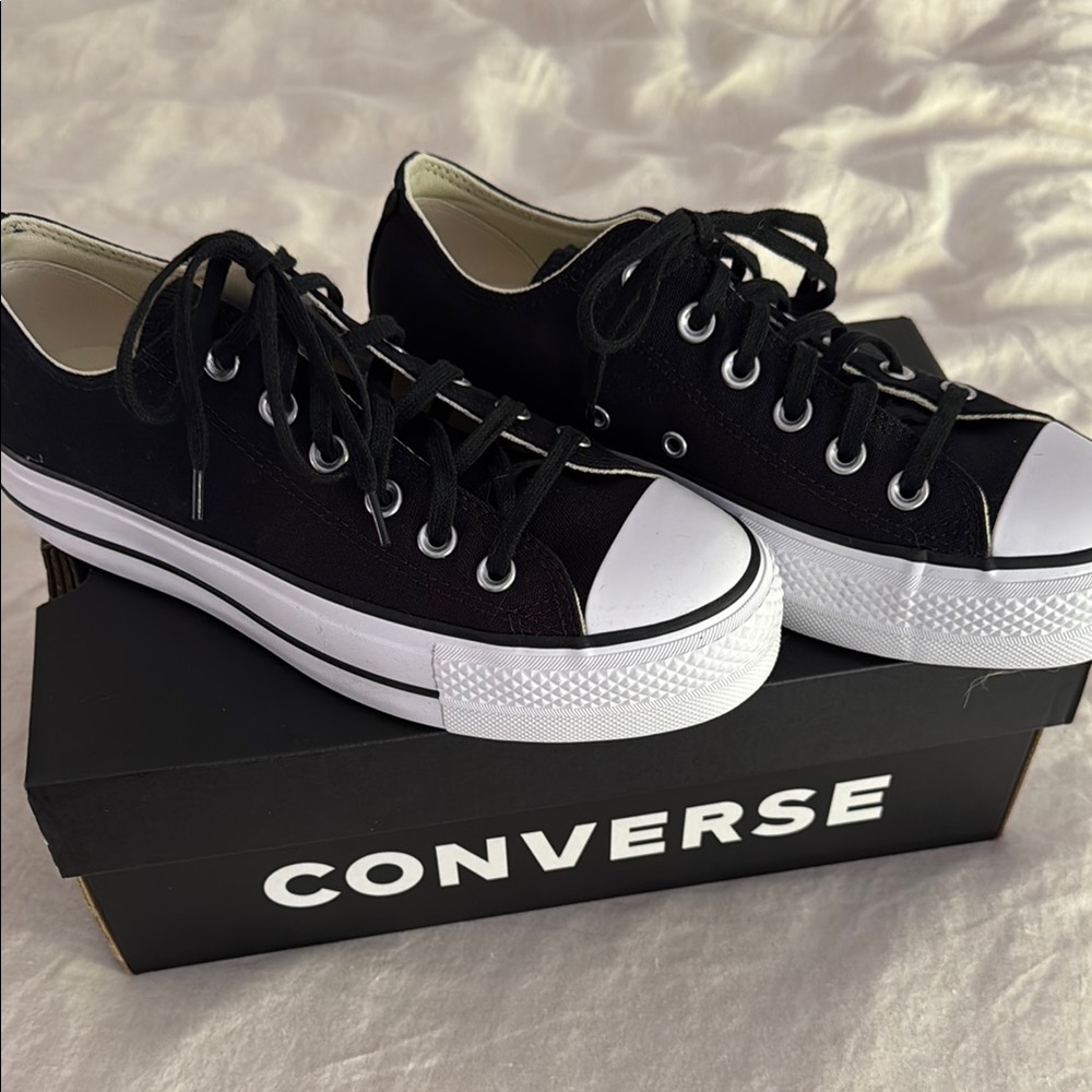 New Converse Black and White Low-Top platform sneakers